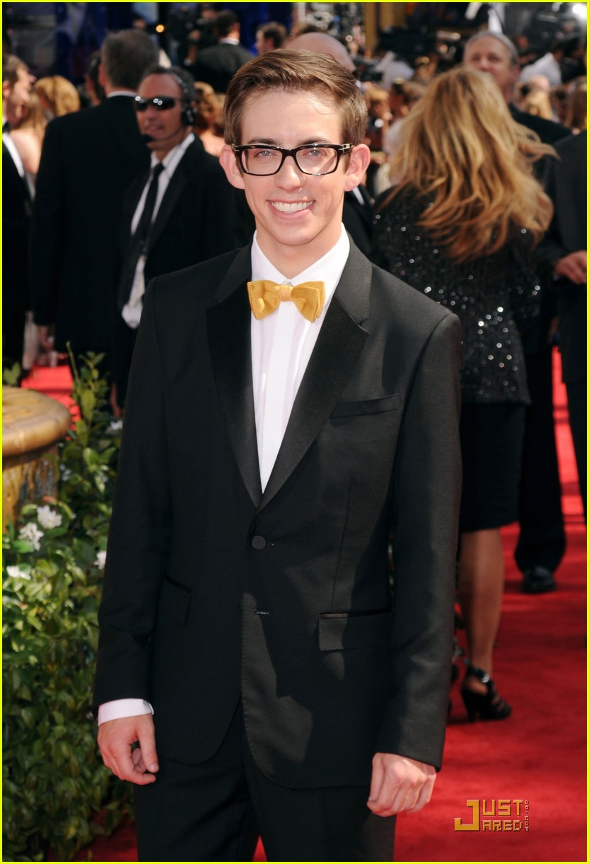 Chris Colfer & Kevin McHale Emmys 2010 Red Carpet Photo 2476258