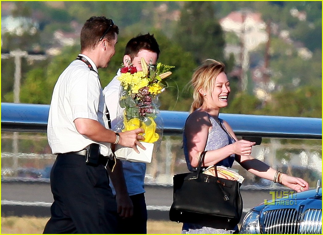 Hilary Duff & Mike Comrie: Honeymoon in Cabo!: Photo 2474073 | Hilary
