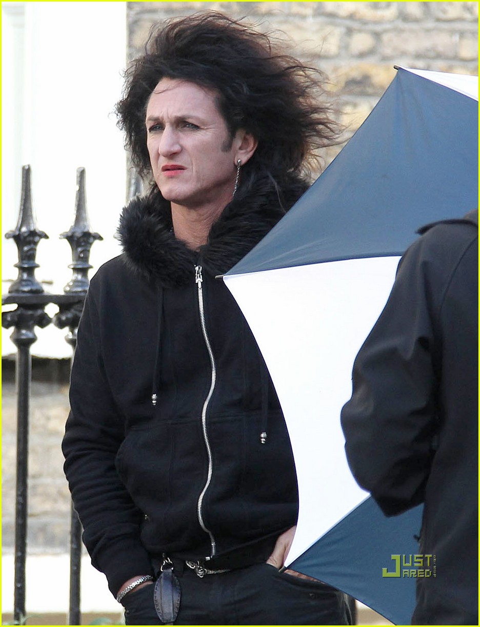 Sean Penn: Lipstick and Long Hair!: Photo 2474866 | Sean Penn Pictures |  Just Jared