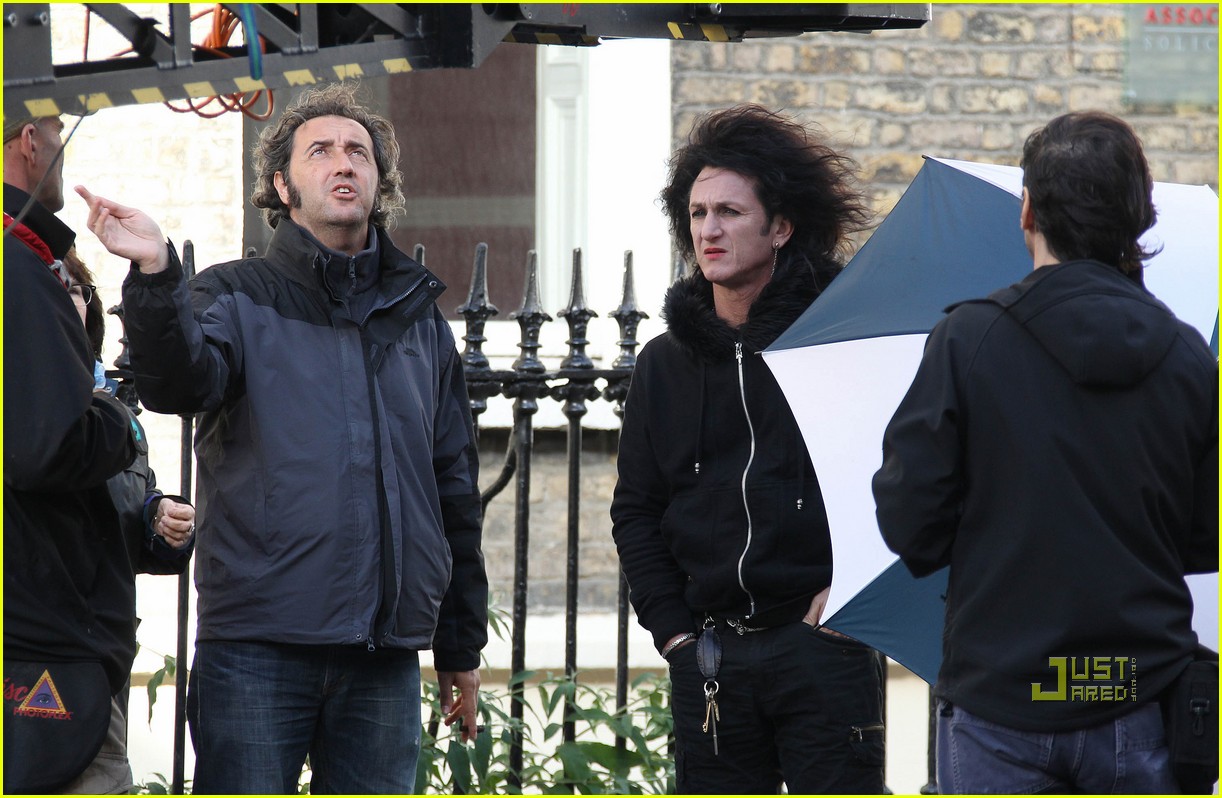Sean Penn: Lipstick and Long Hair!: Photo 2474872 | Sean Penn Pictures |  Just Jared
