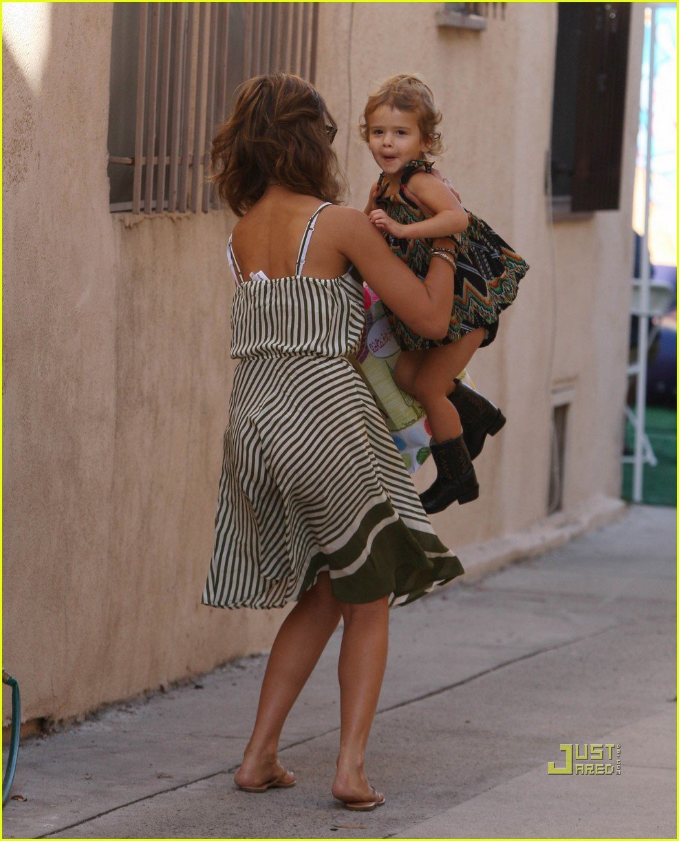 Jessica Alba & Honor Warren: Birthday Balloons!: Photo 2483036 | Cash