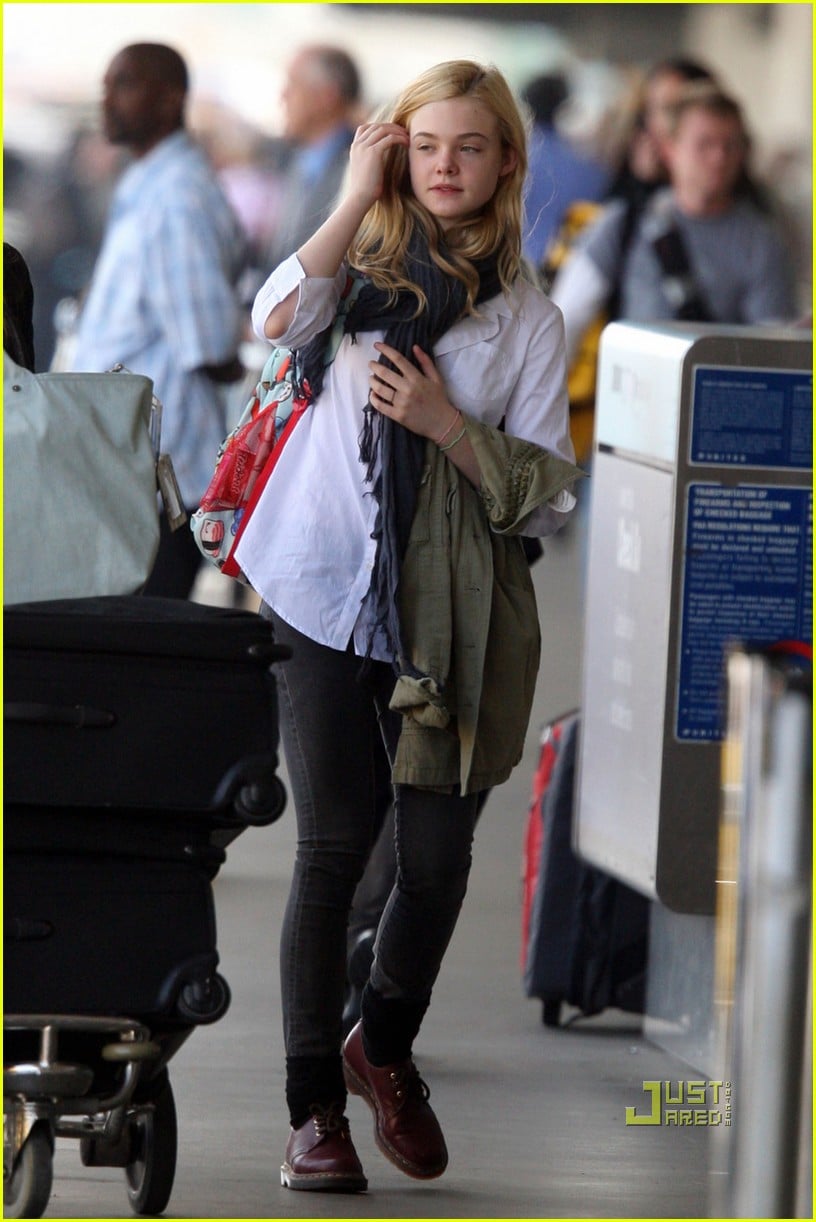 Elle Fanning: Golden Lioness: Photo 2481403 | Elle Fanning Photos