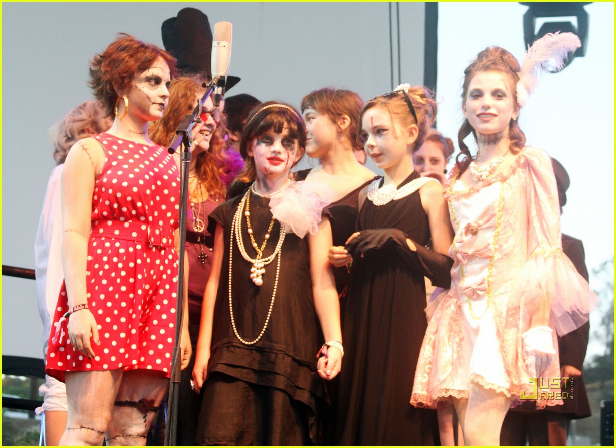 Ryan Gosling Rachel Bilson Support! Photo 2477767 Dead Man's Bones