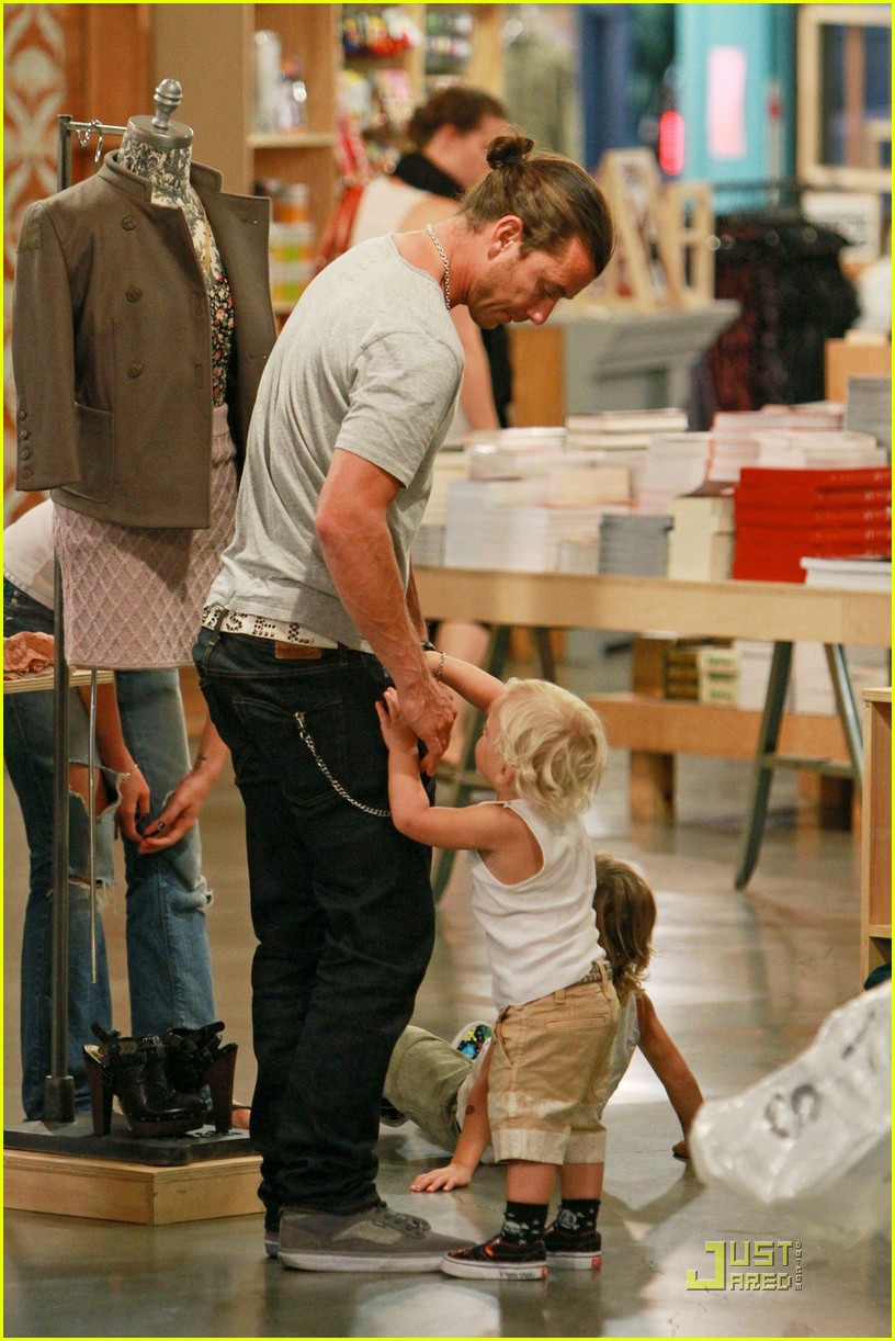 Kingston Rossdale Sunglasses Silly! Photo 2483882 Celebrity Babies