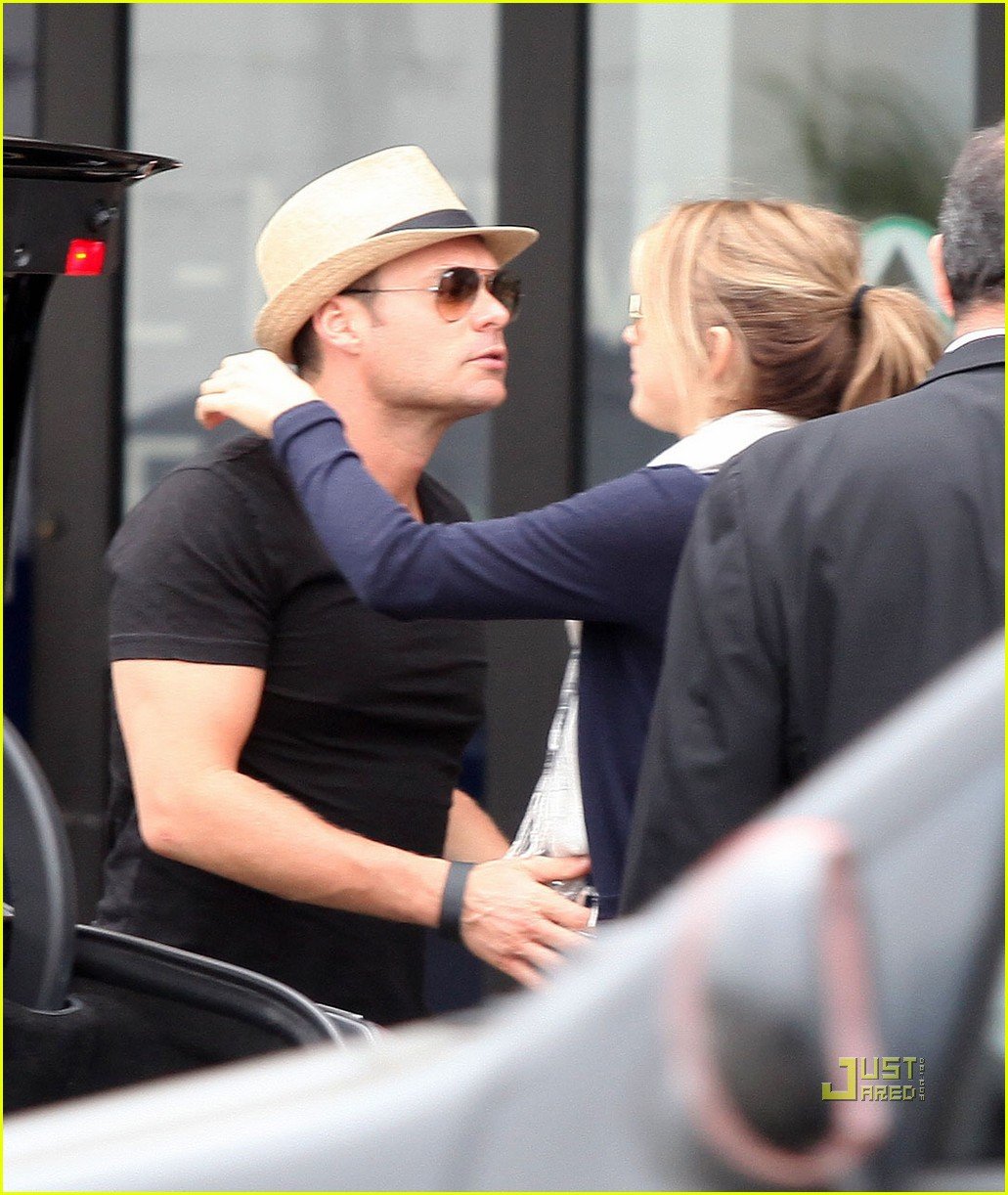 Ryan Seacrest & Julianne Hough Cabo Couple Photo 2477969 Julianne