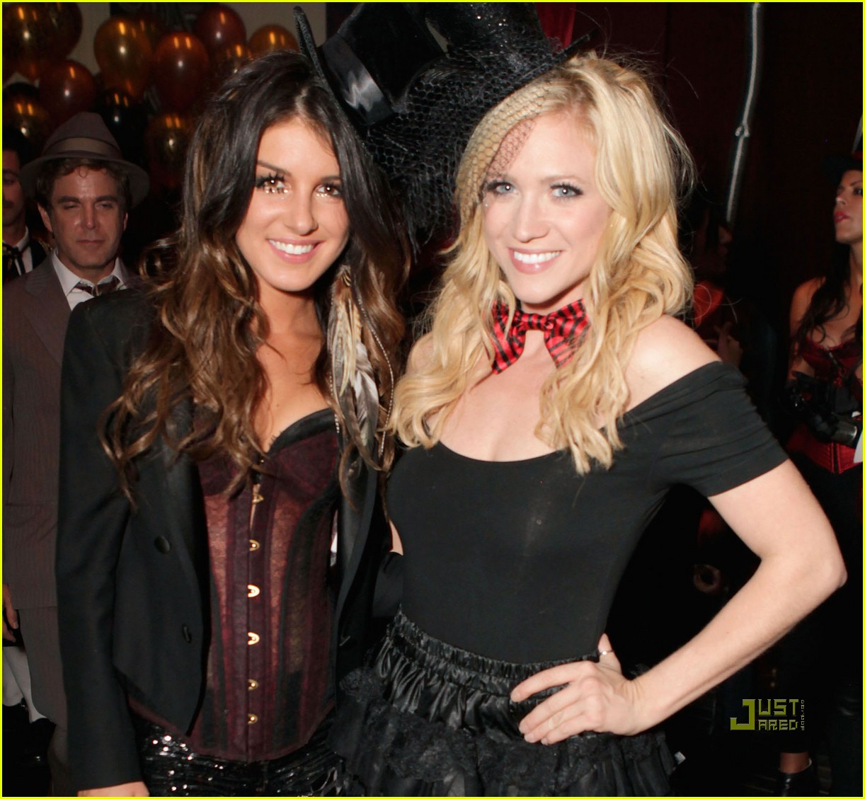 Shenae Grimes: Birthday at Beacher’s Madhouse!: Photo 2489910