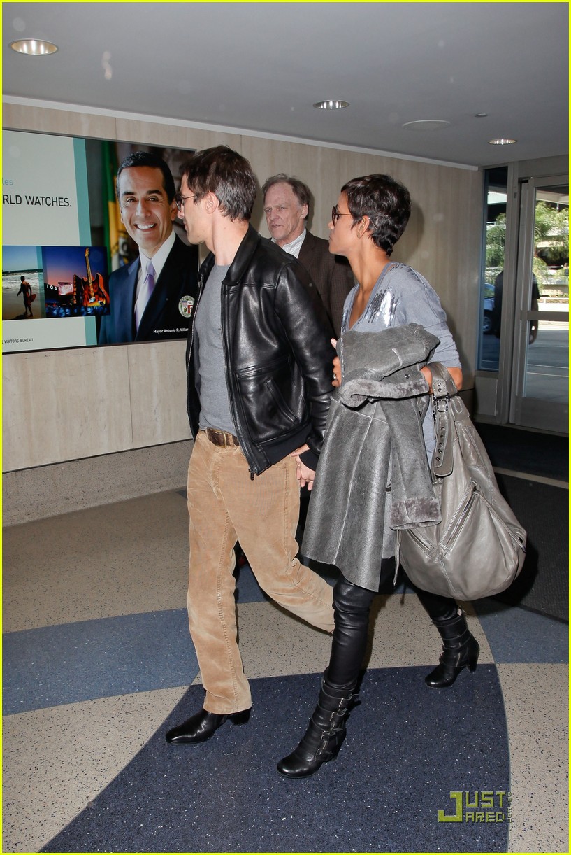 Halle Berry & Olivier Martinez Leave Los Angeles Photo 2495773 Halle