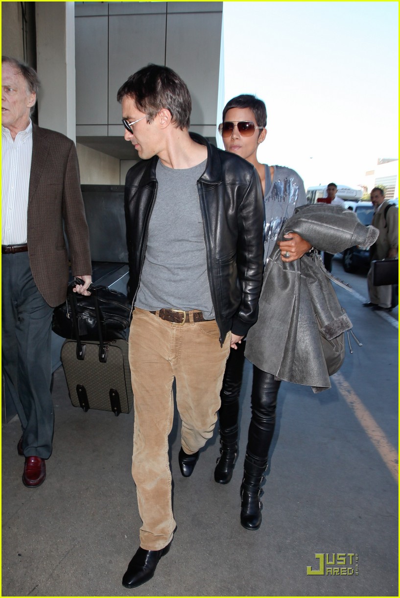 Halle Berry & Olivier Martinez Leave Los Angeles Photo 2495774 Halle