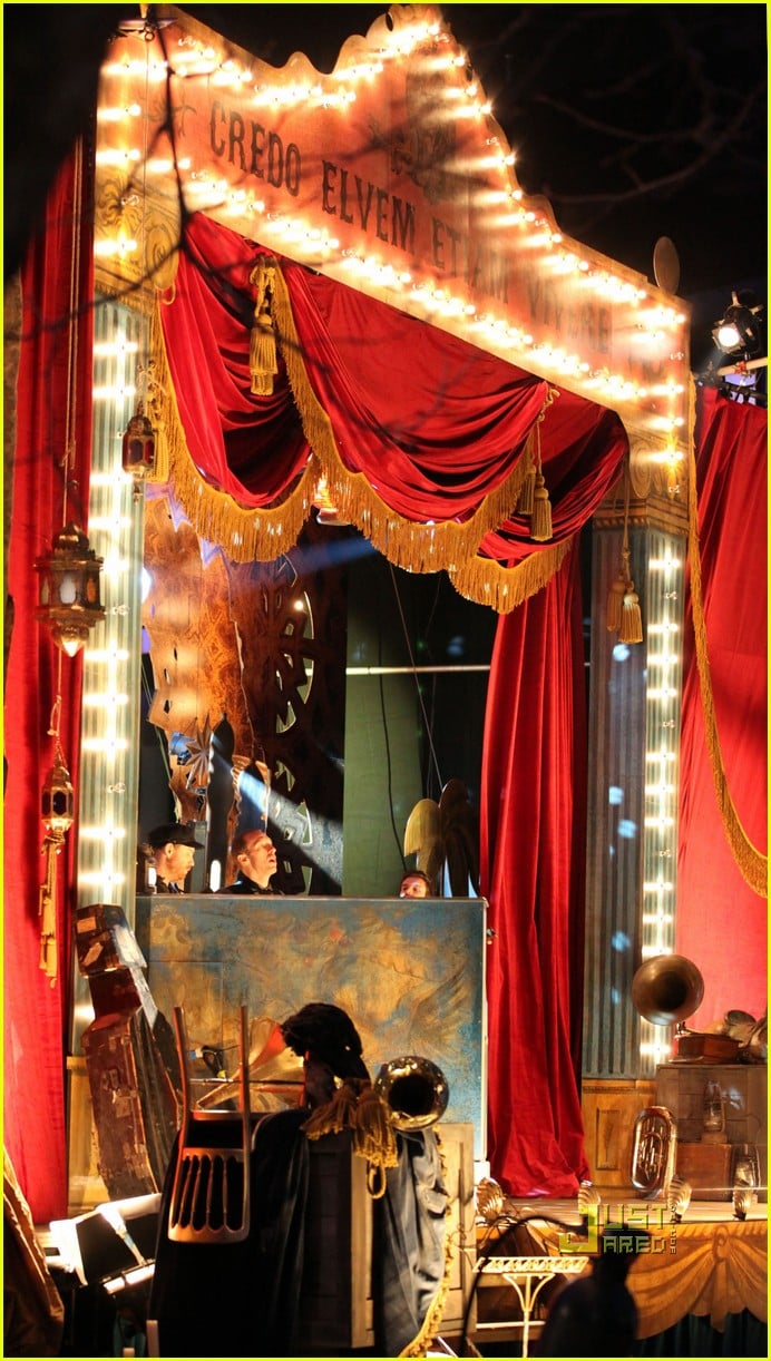 Coldplay 'Christmas Lights' Video Preview! Photo 2498750 Chris