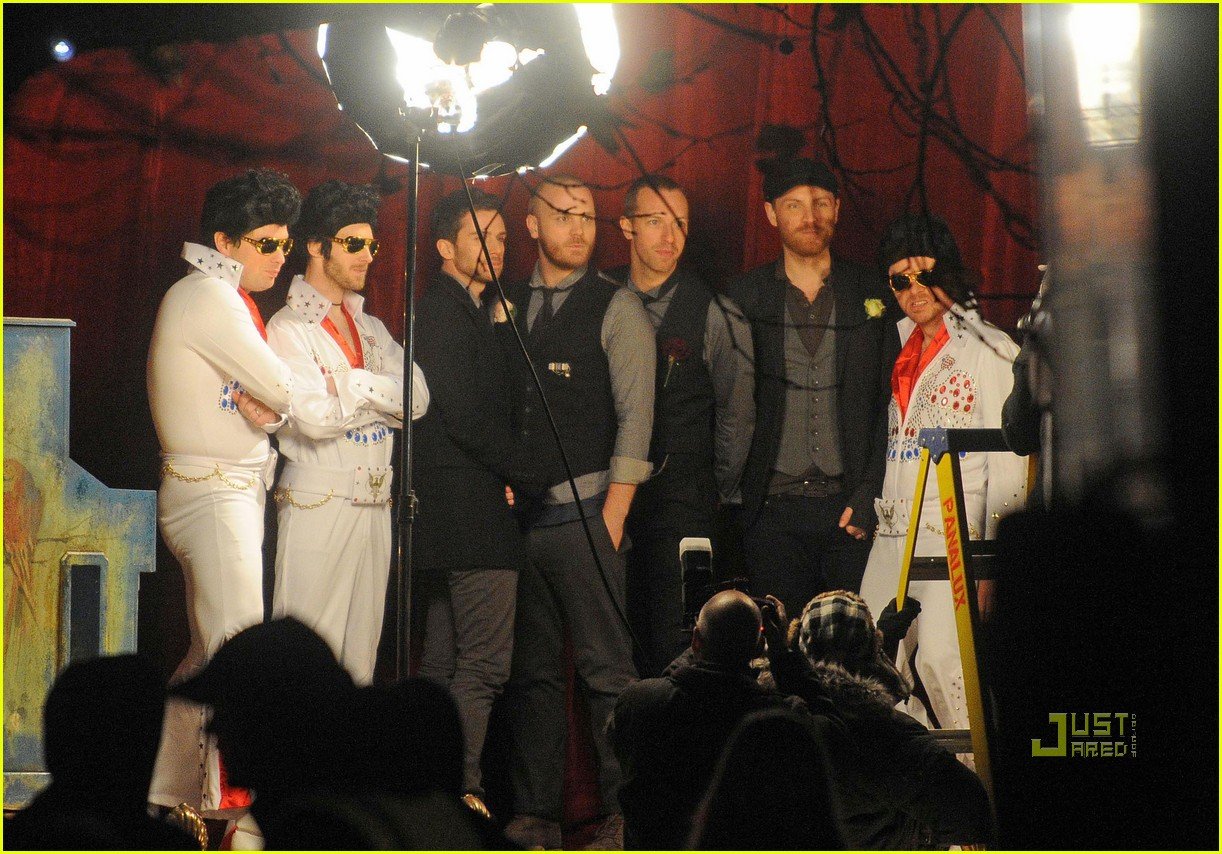 Coldplay 'Christmas Lights' Video Preview! Photo 2498756 Chris