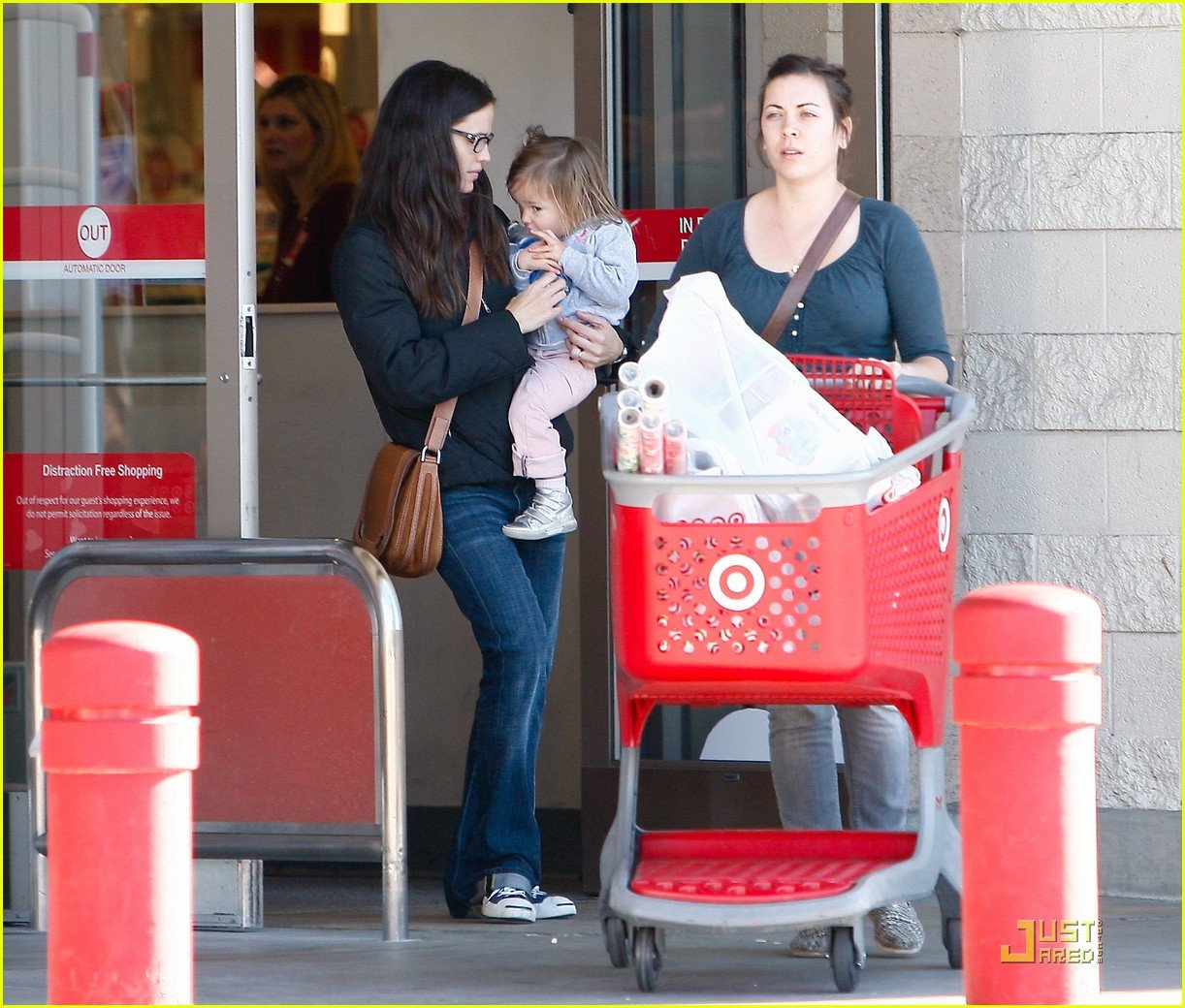 Jennifer Garner & Seraphina Right on Target Photo 2499420 Celebrity