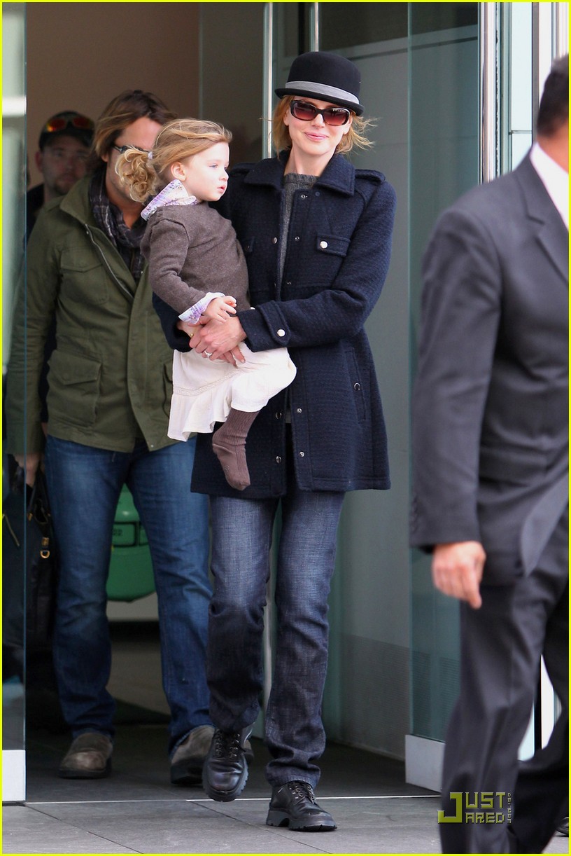 Nicole Kidman & Sunday Rose: Windy Day in NYC: Photo 2496310