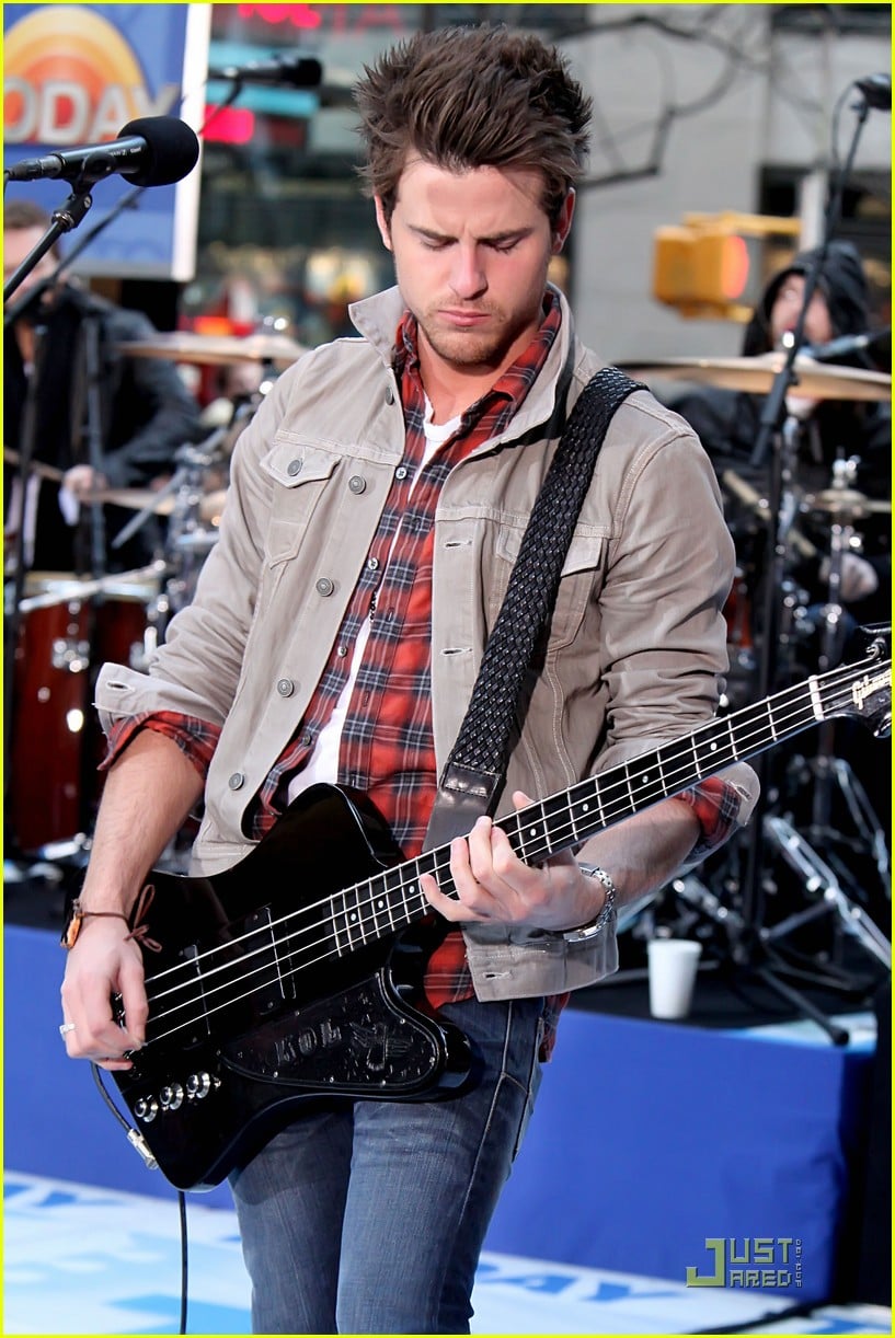 Kings of Leon 'Radioactive' Today Show! Photo 2498478 Caleb