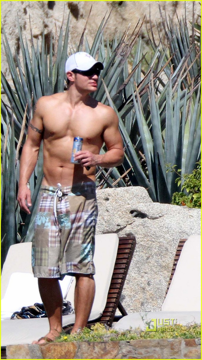 Nick Lachey & Vanessa Minnillo: Mexico Birthday Celebration!: Photo