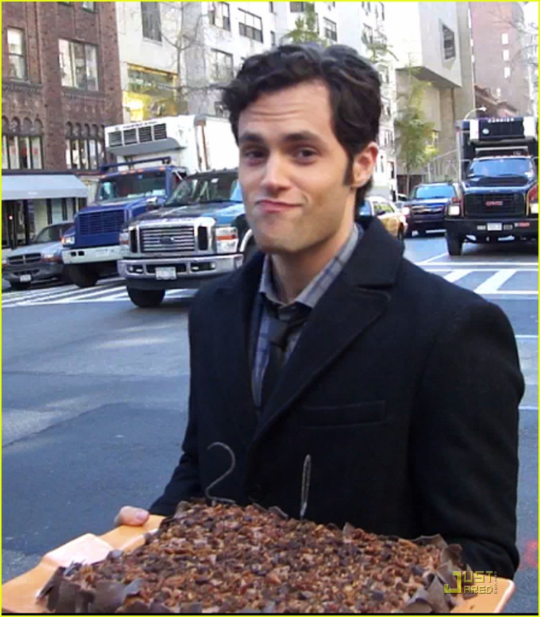 Blake Lively Bakes Penn Badgley Birthday Cake: Photo 2492103 | Blake