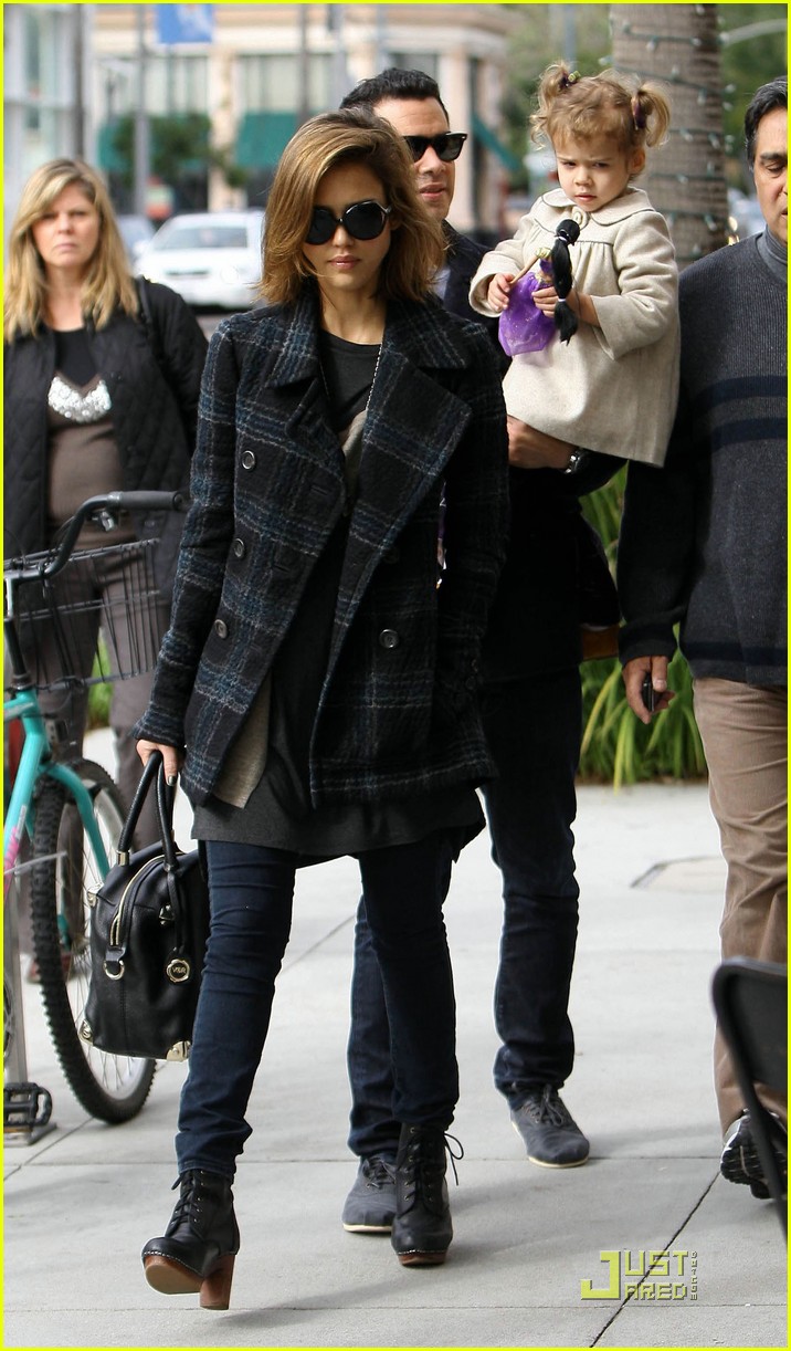 Jessica Alba Family Stroll with Cash & Honor Warren Photo 2506484