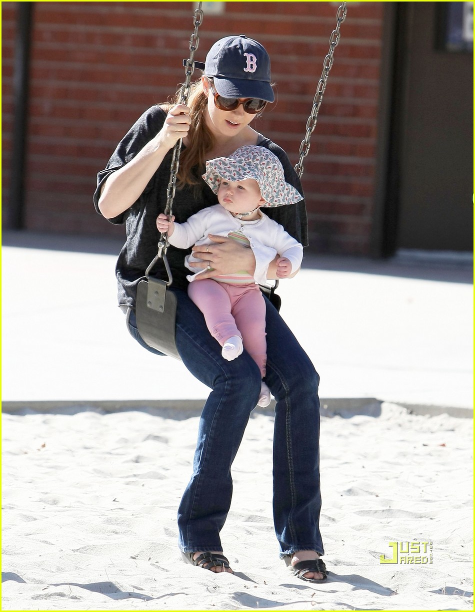Amy Adams & Aviana Visit The Park Photo 2513129 Amy Adams, Aviana Le