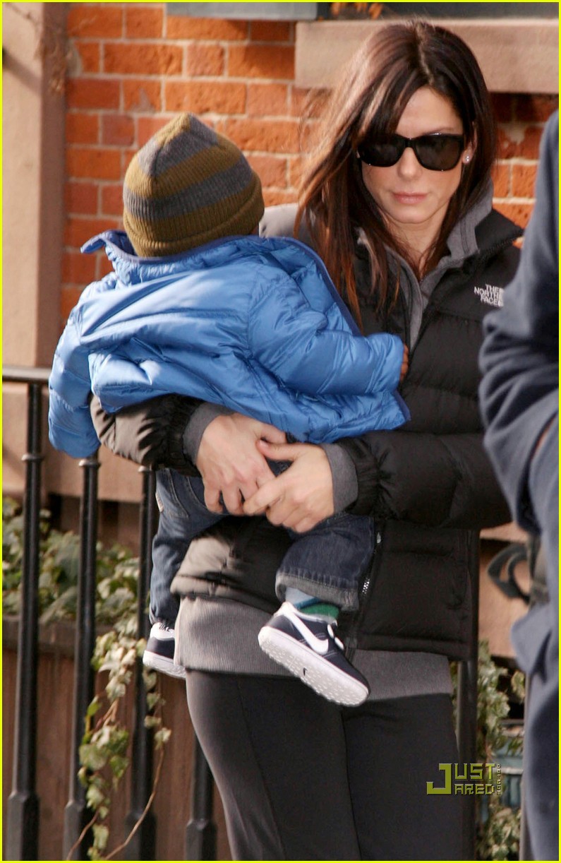 Sandra Bullock & Louis Bundle Up in the Big City Photo 2513135