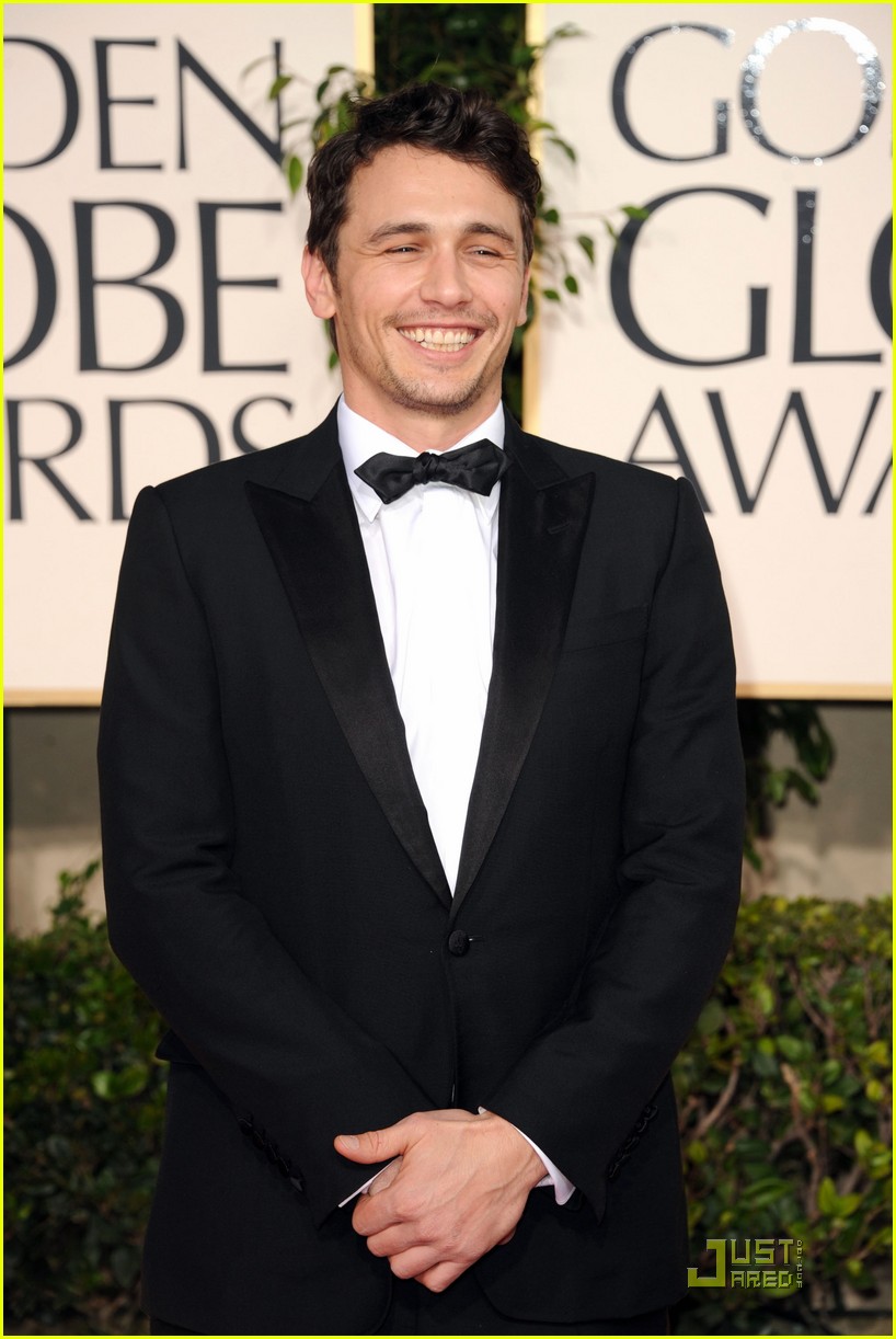 James Franco Golden Globes 2011 Red Carpet Photo 2512060 2011