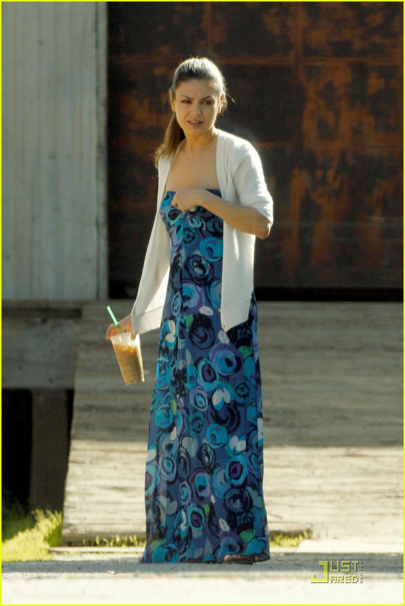 Mila Kunis: Relaxed During Award Season: Photo 2512825 Mila Kunis