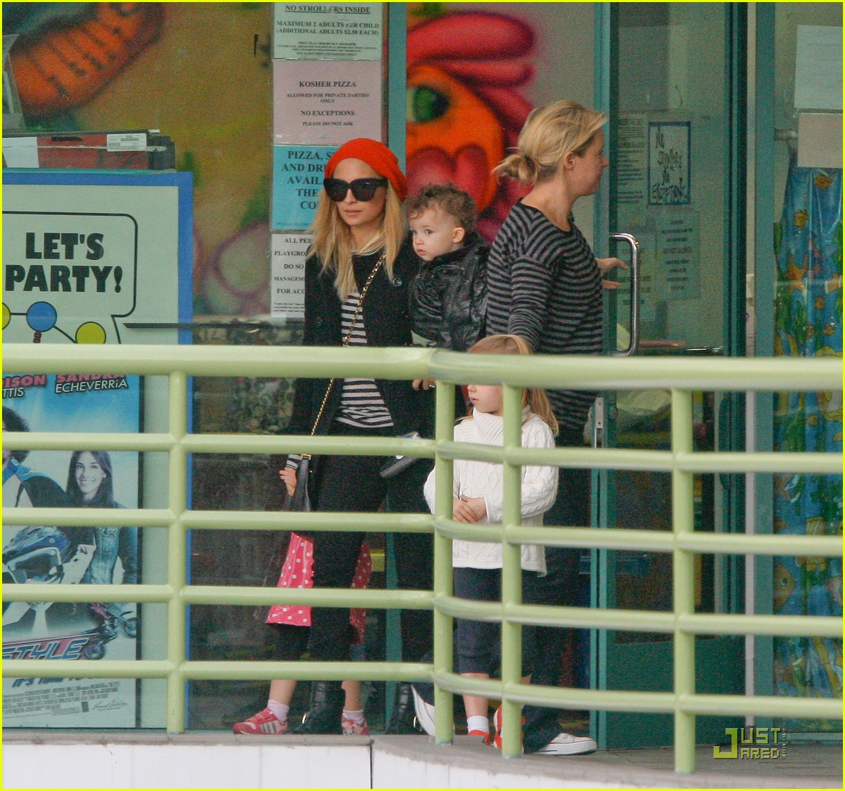 Nicole Richie Sparrow & Harlow's Playdate Pickup Photo 2508052