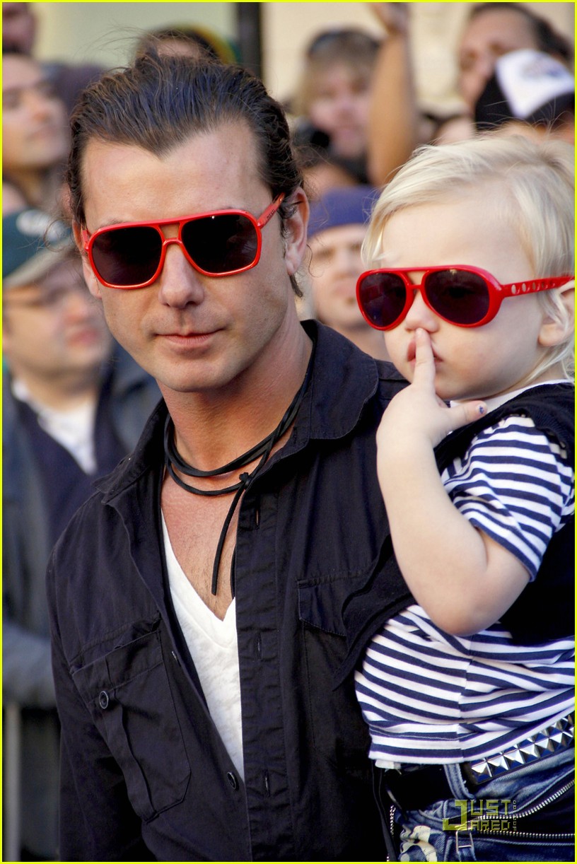 Gavin Rossdale Matching Sunglasses with Kingston & Zuma! Photo