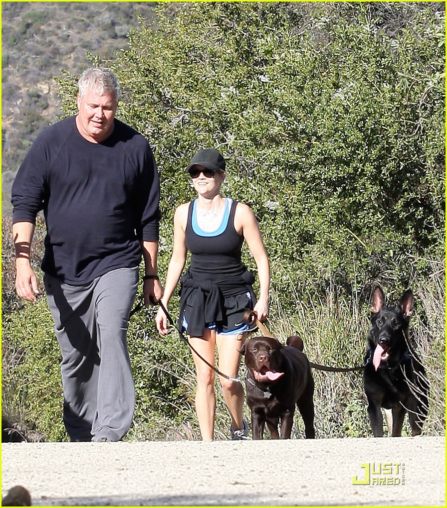 Reese Witherspoon Takes a Hike!: Photo 2510610 | Reese Witherspoon