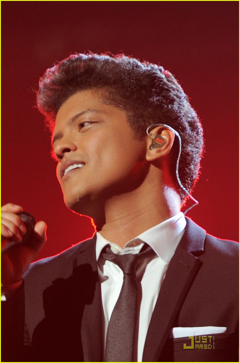 Photo bruno mars grammys 11 Photo 2519558 Just Jared