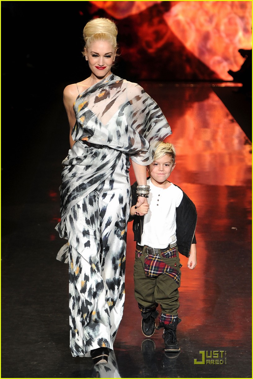 Gwen Stefani L.A.M.B. Runway with Kingston! Photo 2520901 Celebrity
