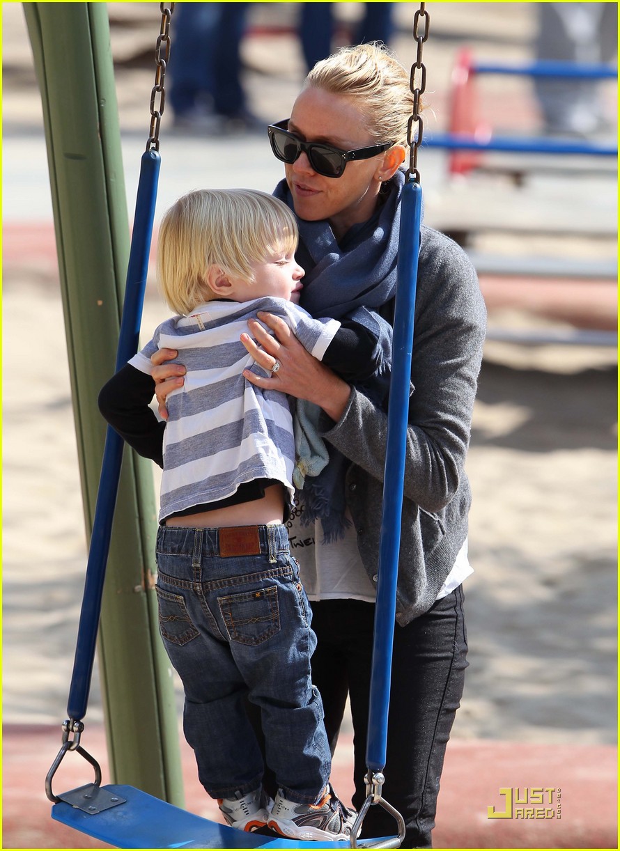 Naomi Watts Park Playdate with the Boys! Photo 2522747 Celebrity