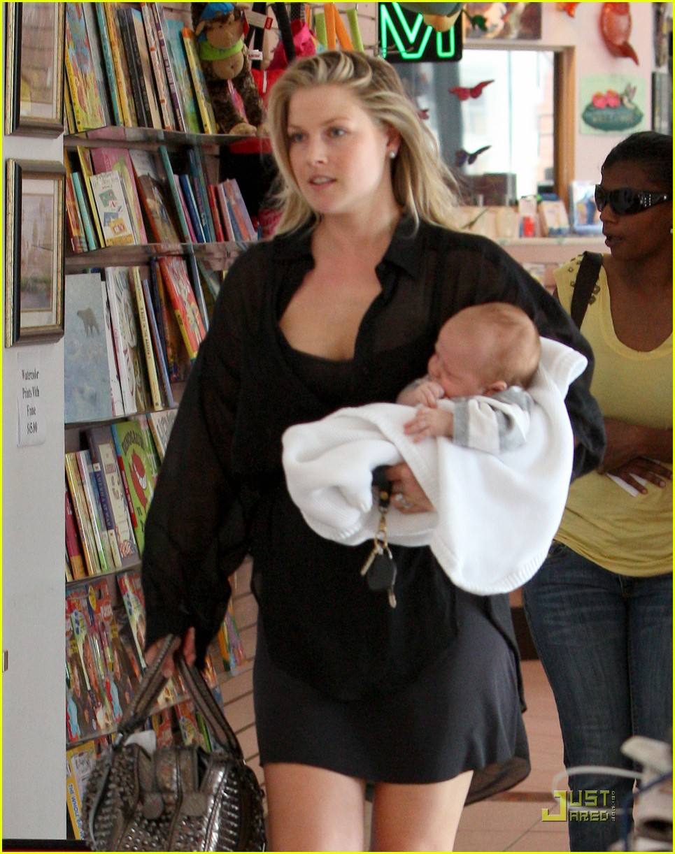Ali Larter Doctor's Appointment with Baby Theodore Photo 2527117
