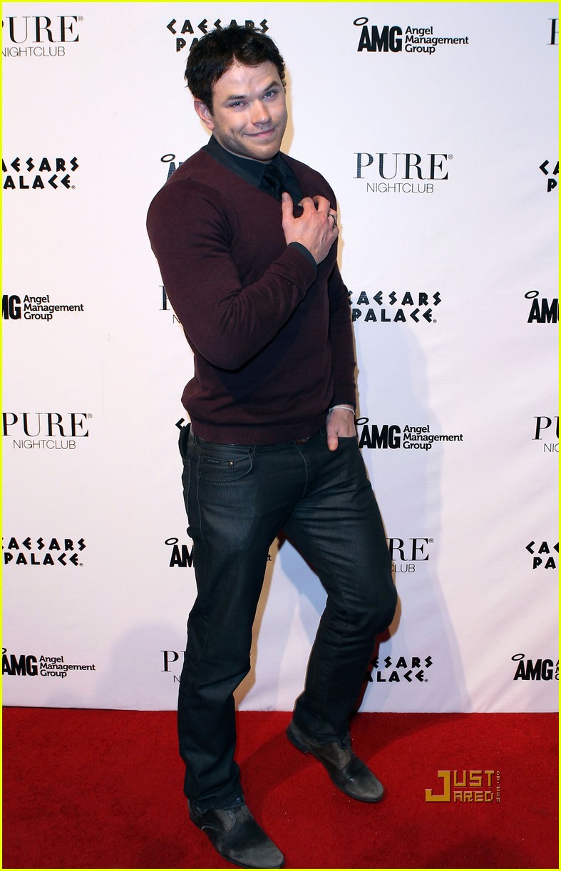 Kellan Lutz: Vegas Birthday Bash!: Photo 2527594 | Kellan Lutz Photos
