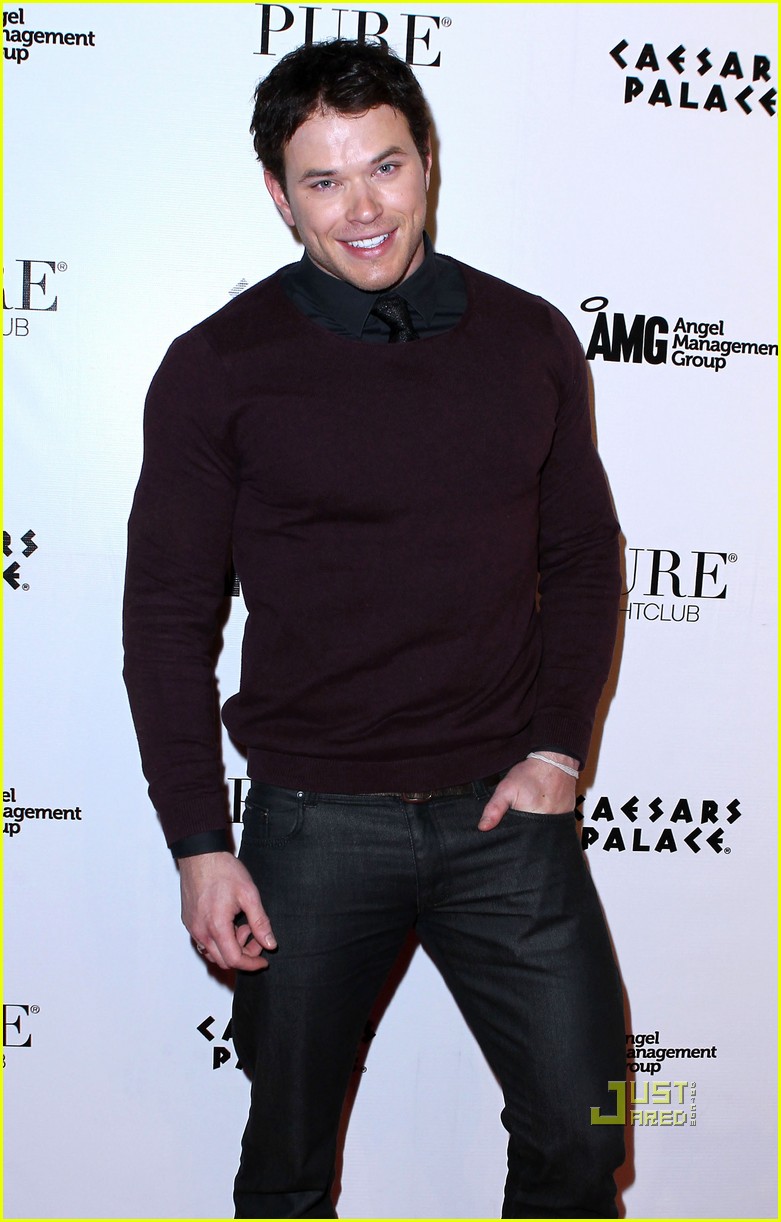 Kellan Lutz: Vegas Birthday Bash!: Photo 2527600 | Kellan Lutz Photos
