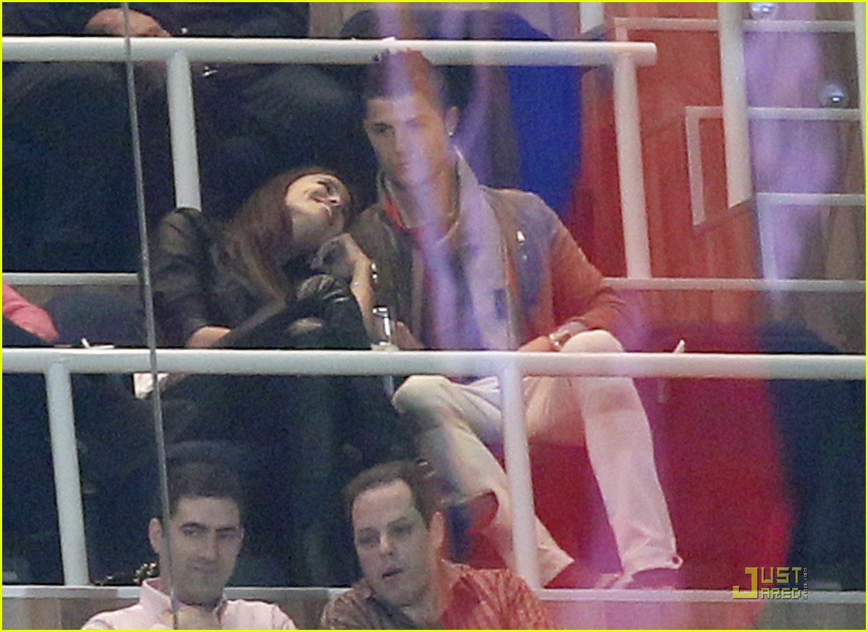 Cristiano Ronaldo & Irina Shayk: Saturday Soccer Game: Photo 2527348 ...