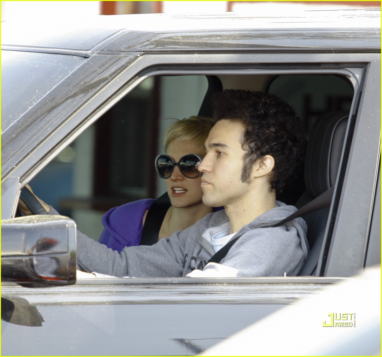 Ashlee Simpson InNOut with Pete Wentz Photo 2527316 Ashlee