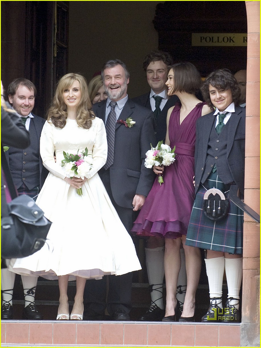 keira-knightley-bridesmaid-at-brother-s-wedding-photo-2537878