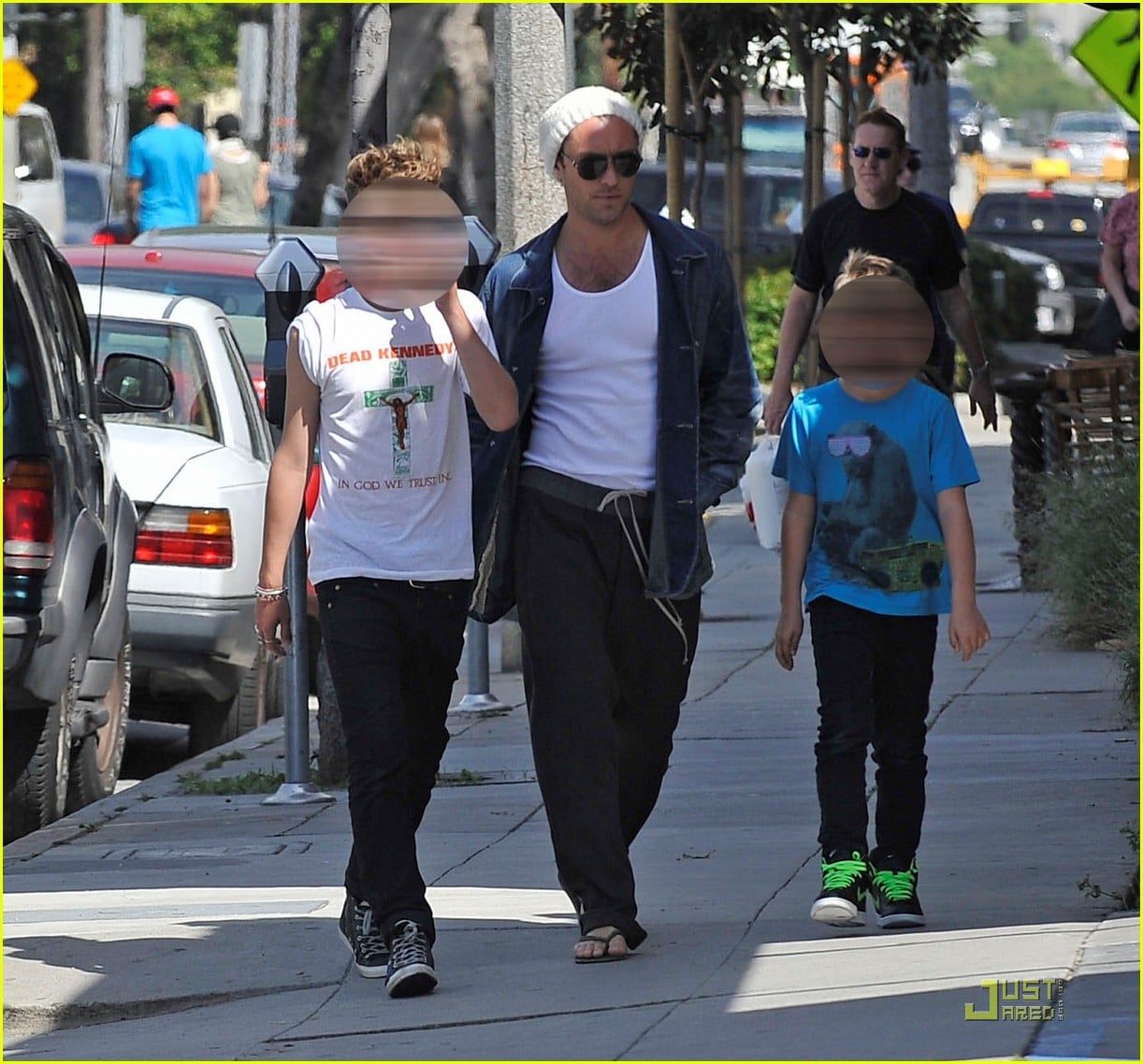 Jude Law Village Idiot & Book Soup Stops Photo 2533154 Celebrity