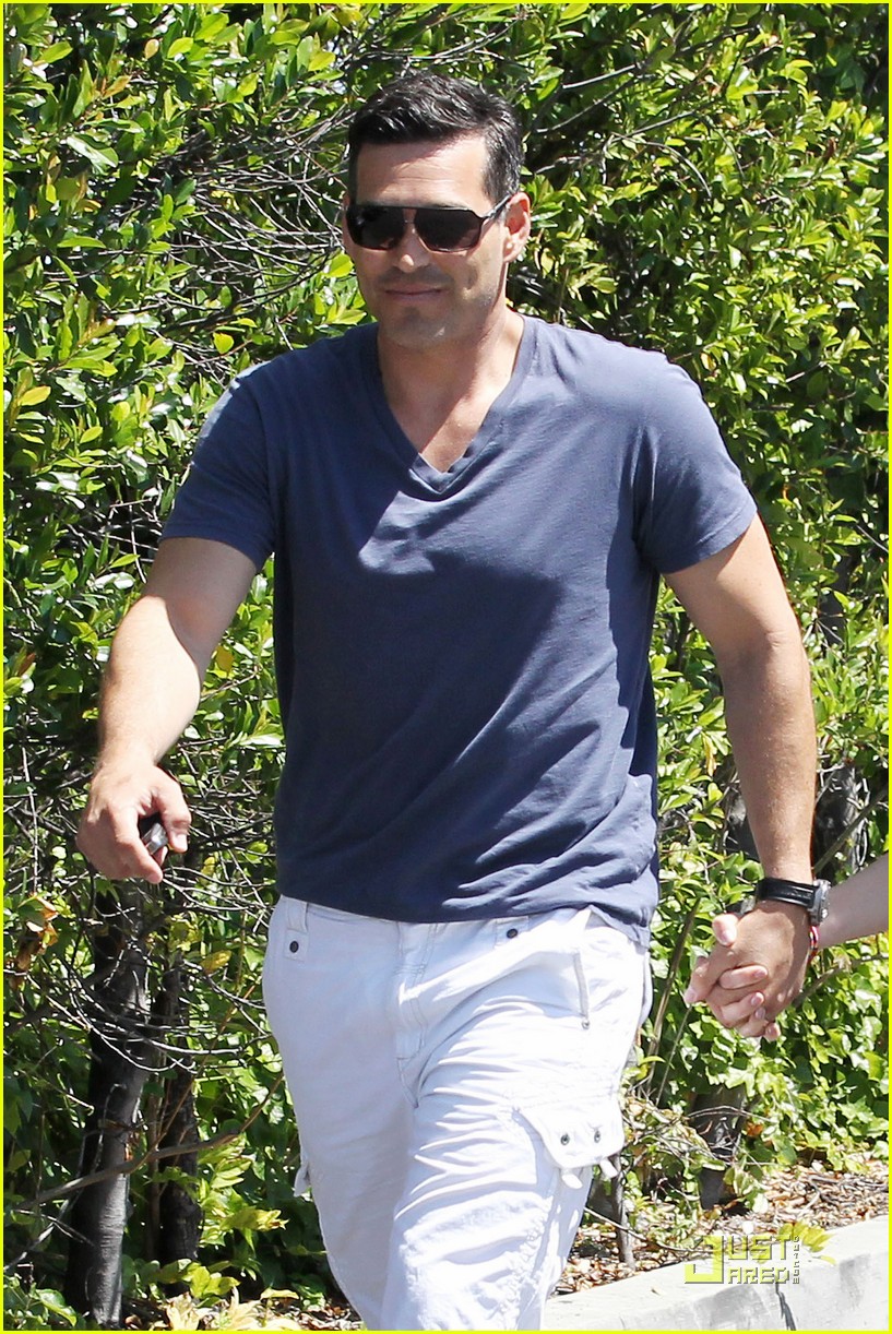 LeAnn Rimes & Eddie Cibrian Hand Holding Newlyweds! Photo 2539321