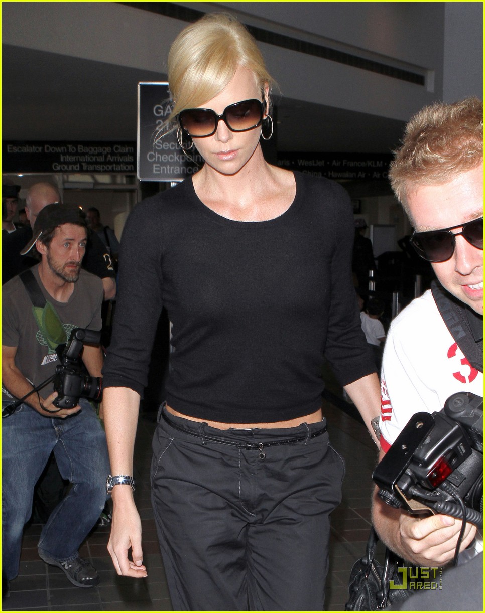 Charlize Theron: Not Working with Hugh Jackman: Photo 2538547