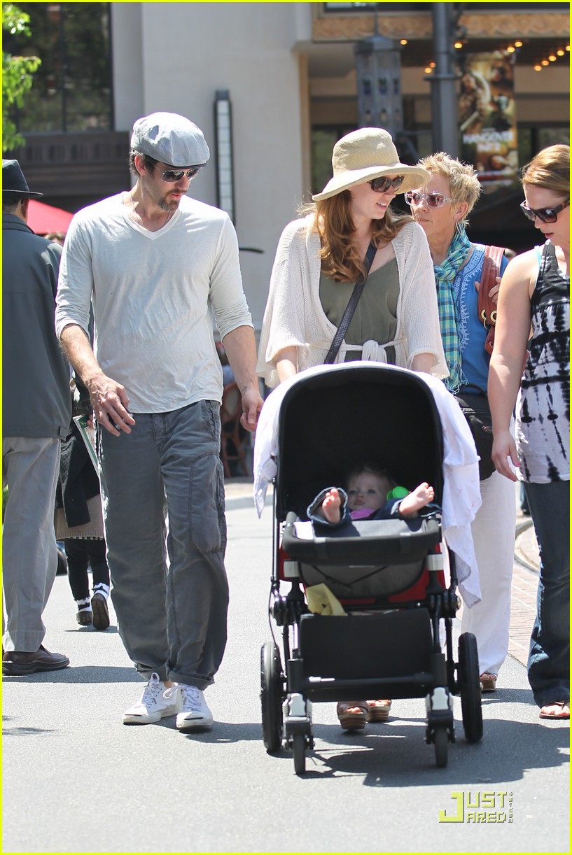 Amy Adams Family Outing with Aviana & Darren Le Gallo! Photo 2546096