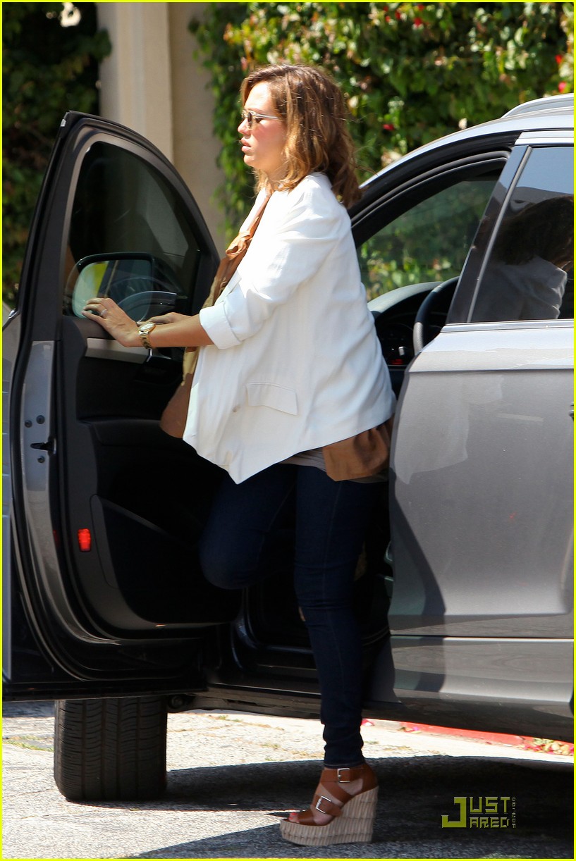 Photo: jessica alba whole foods 18 | Photo 2547894 | Just Jared