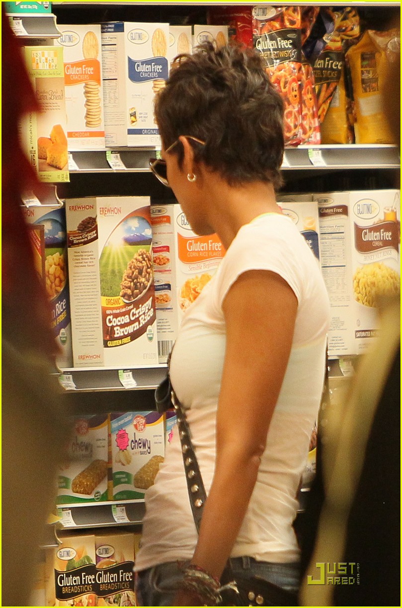 Halle Berry Bristol Farms Grocery Gal Photo 2546087 Halle Berry