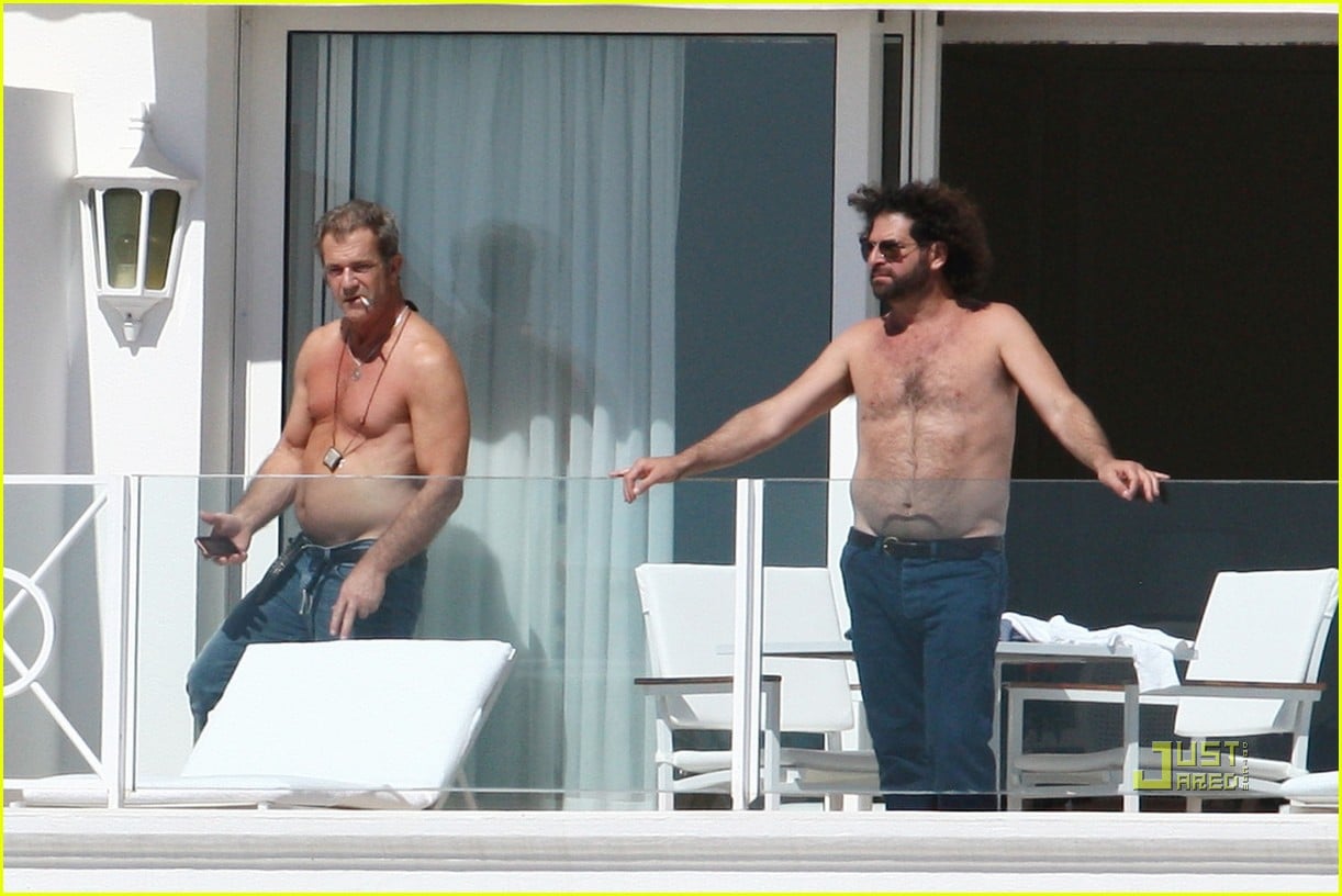 Mel Gibson: Shirtless in Cannes! | mel gibson shirtless cannes 02 - Photo.