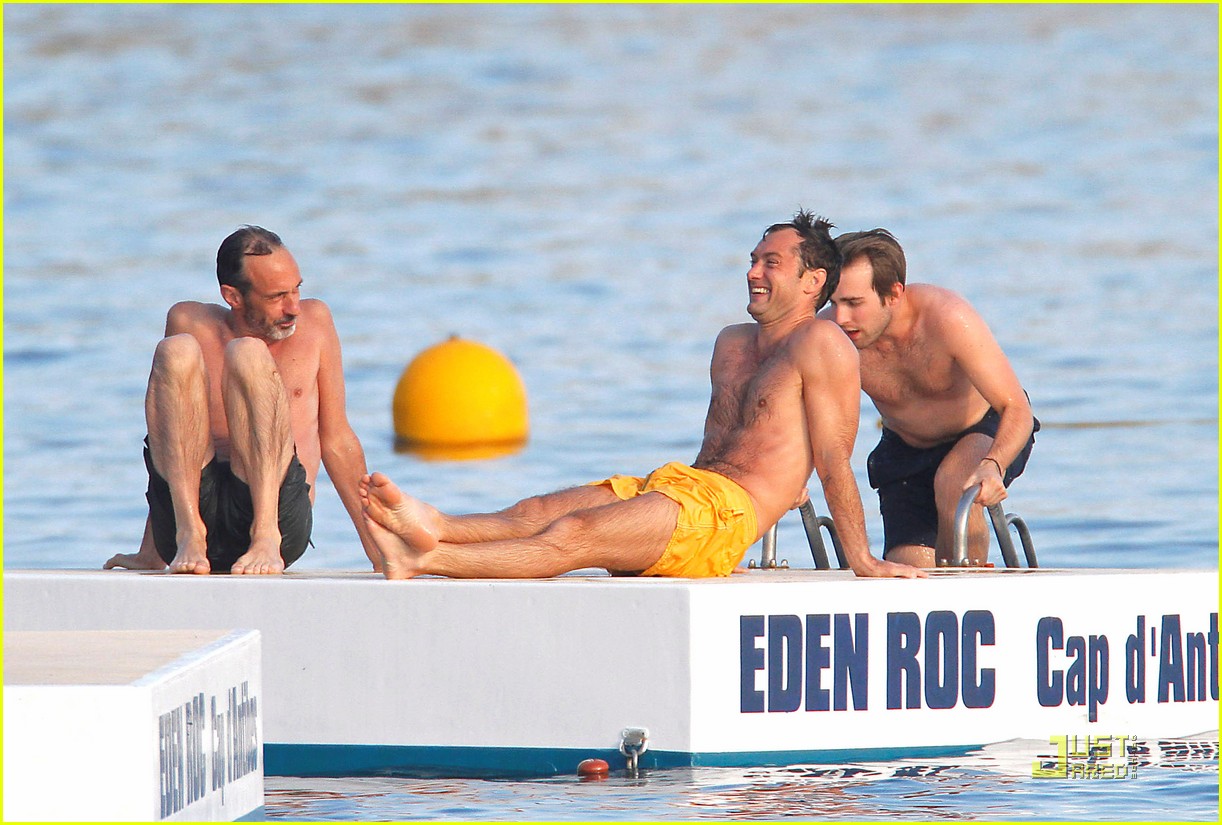 Jude Law: Shirtless in Cannes!: Photo 2547541 Jude Law, Shir