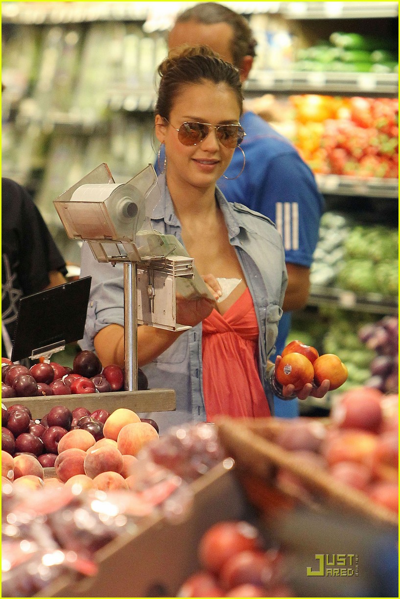 Jessica Alba & Cash Warren Sunday Brunch with Honor! Photo 2555987