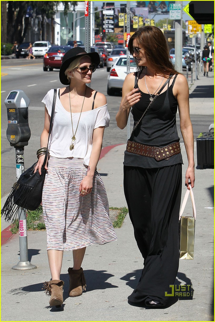 Ashlee Simpson Shops 'Til She Drops: Photo 2556087 | Ashlee Simpson
