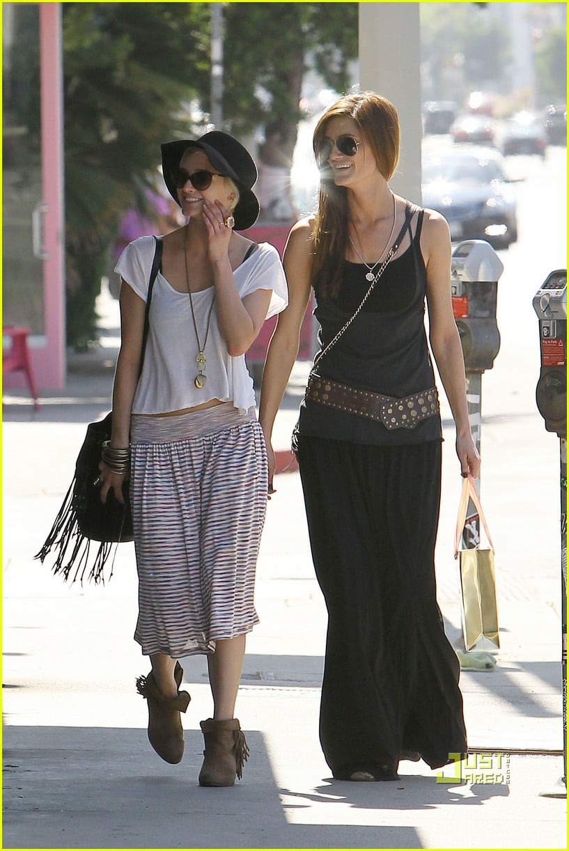 Ashlee Simpson Shops 'Til She Drops: Photo 2556090 | Ashlee Simpson