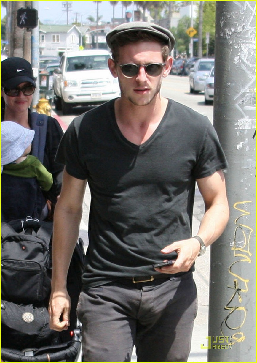 Jamie Bell Talks 'Billy Elliot the Musical' Photo 2555752 Jamie Bell