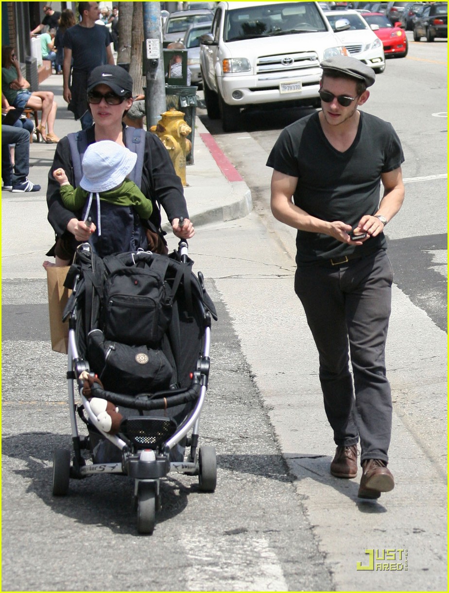 Jamie Bell Talks 'Billy Elliot the Musical' Photo 2555757 Jamie Bell