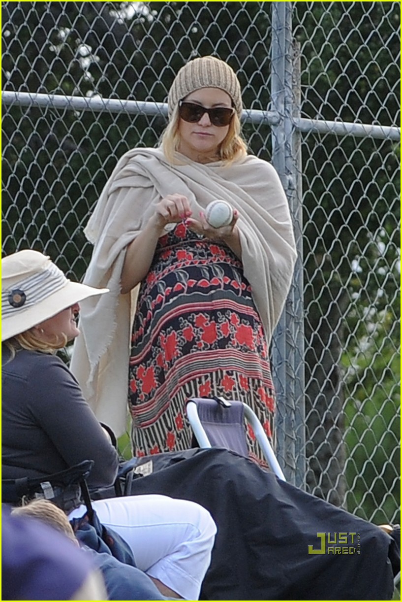 Kate Hudson Little League Game with Matt Bellamy! Photo 2548926